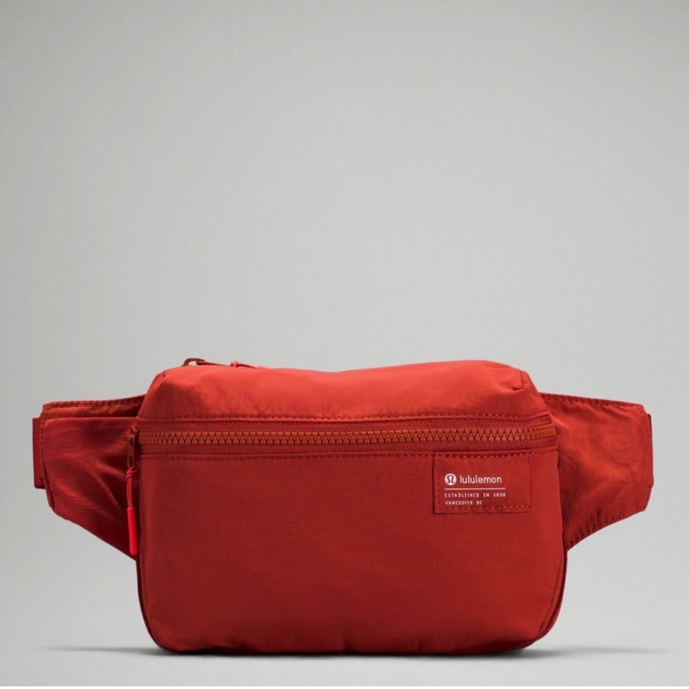 Lululemon Clean Lines Belt Bag
